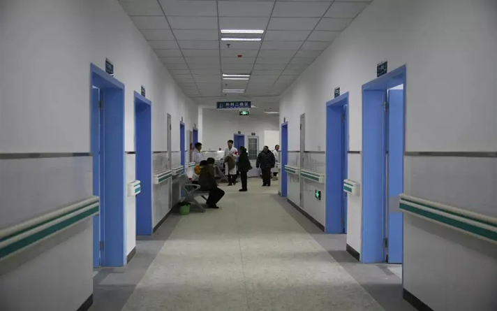 鋼質雙開凈化門潔凈門帶雙層觀察窗及自動升降掃地條配不銹鋼門鎖