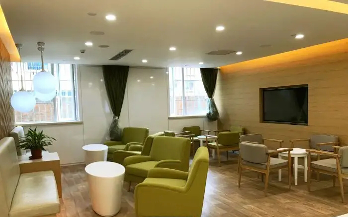 定制醫療木門PK成品病房木門，究竟哪個更能贏得人心